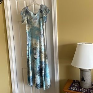 Komarov dress Size Medium color is multicolored